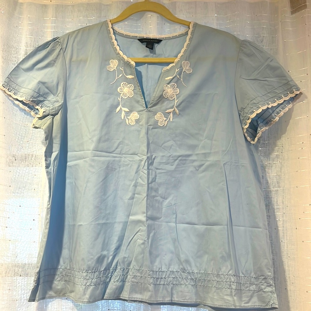 Tommy Hilfiger flower pattern, light blue shirt women’s large